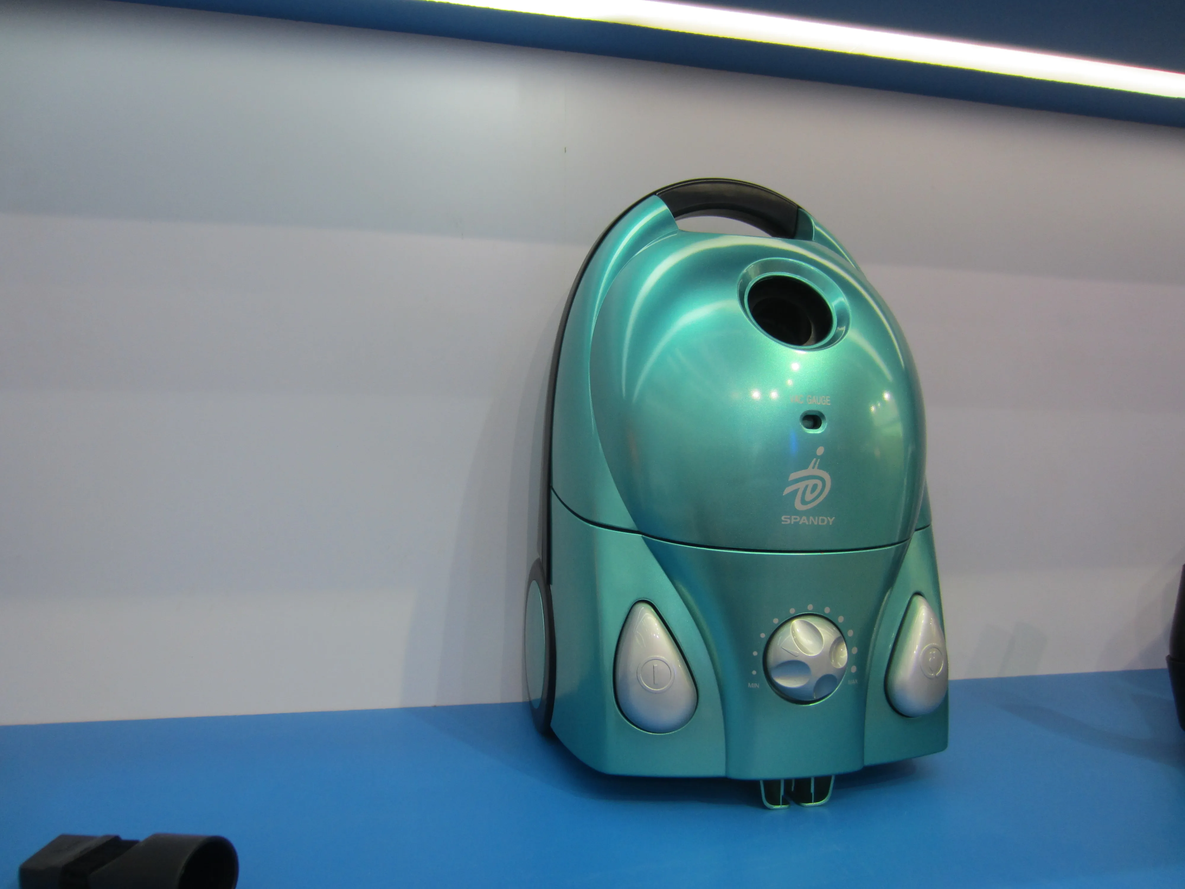 Power Suction American-Style MOTOR 1200W Wet And Dry Vacuum Cleaner With Luxury Base Aspirateur Vaccum Cleaner Wet And Dry