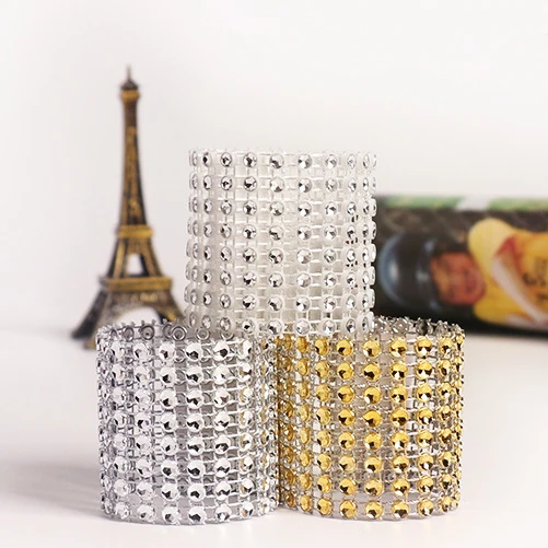 Luxury Festival Rhinestones Diamonds Plastic Table Decor Grid Golden Napkin Rings Holder for Wedding
