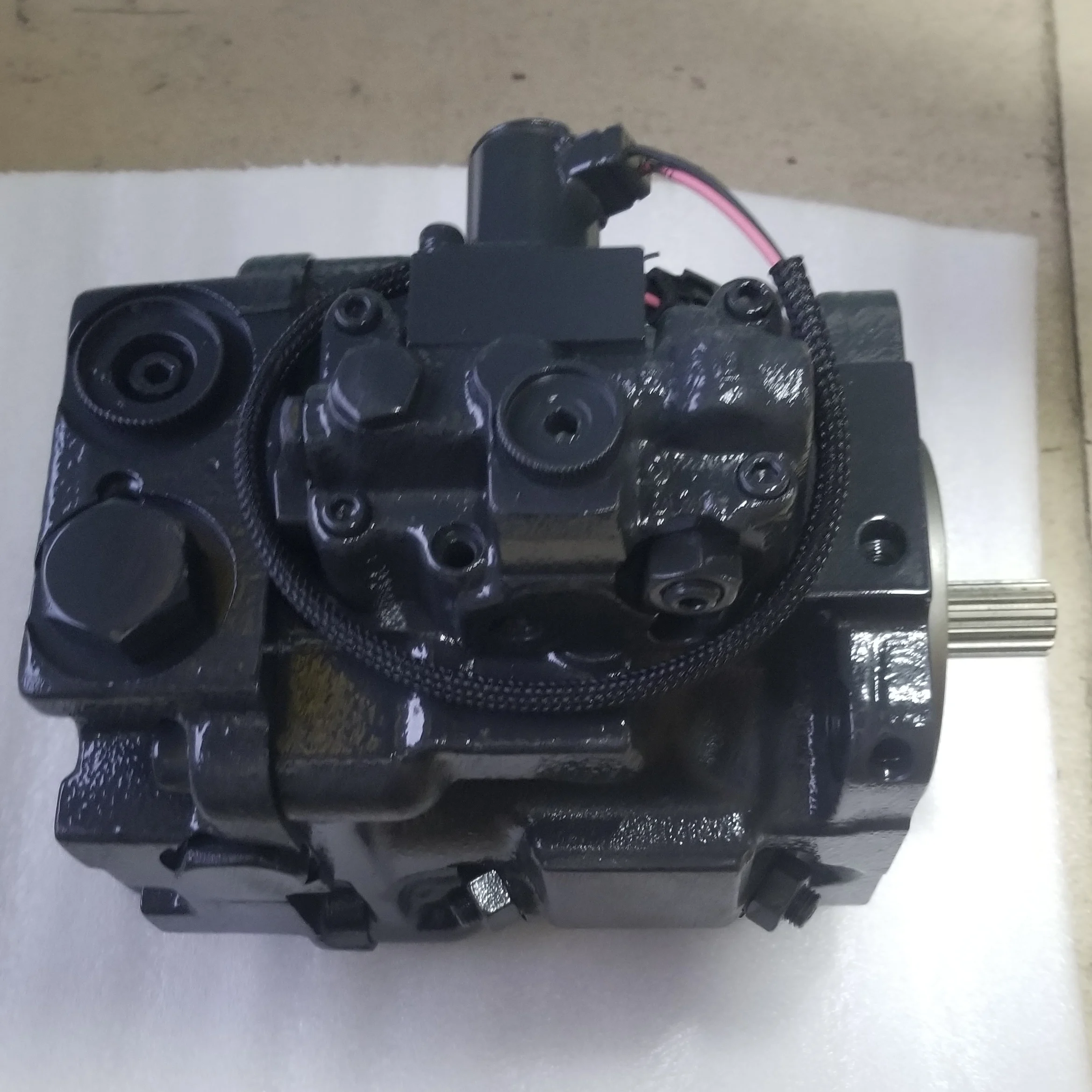 Powerparts High Guarantee Bulldozers Parts D155A-6 Hydraulic Main Pump 708-1T-00472 Fan Motor Assy 708-1T-00470
