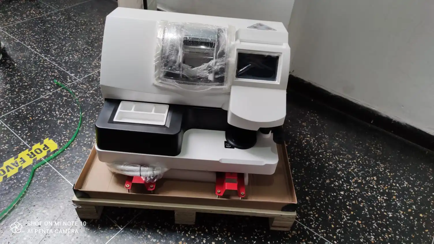 Автоматическая машина для резки линз наилучшего качества ALE-1600/1600G