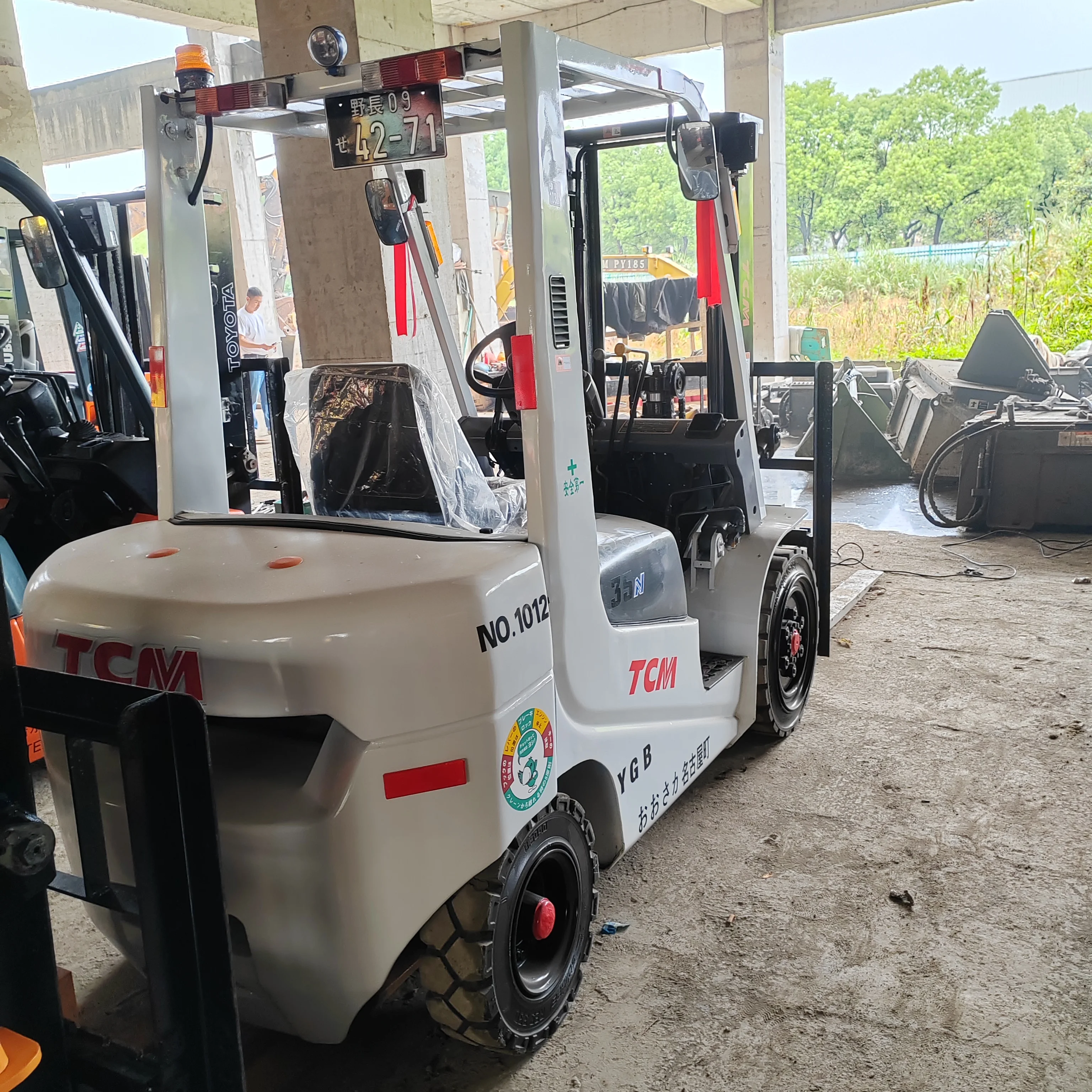 Spot product TCM3.5 ton solid tire used forklift with cost-effectiveness