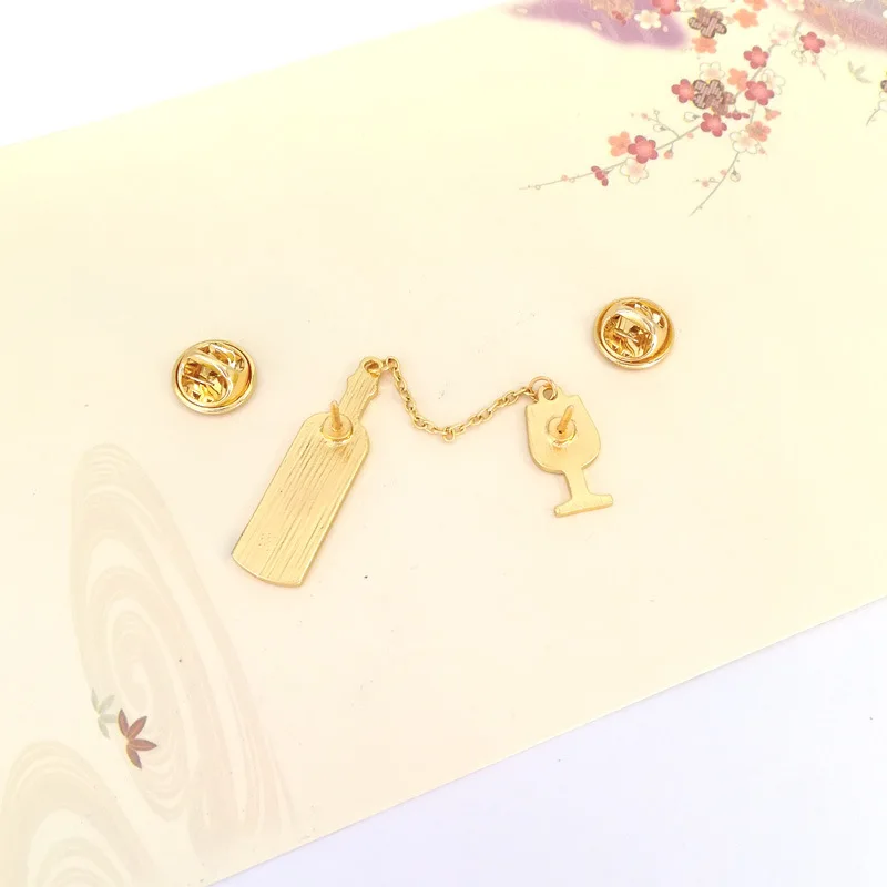 Fashion Creative red wine With Glass Badge Manufacturer Cheap Custom Metal Lapel Pin Badge With chains