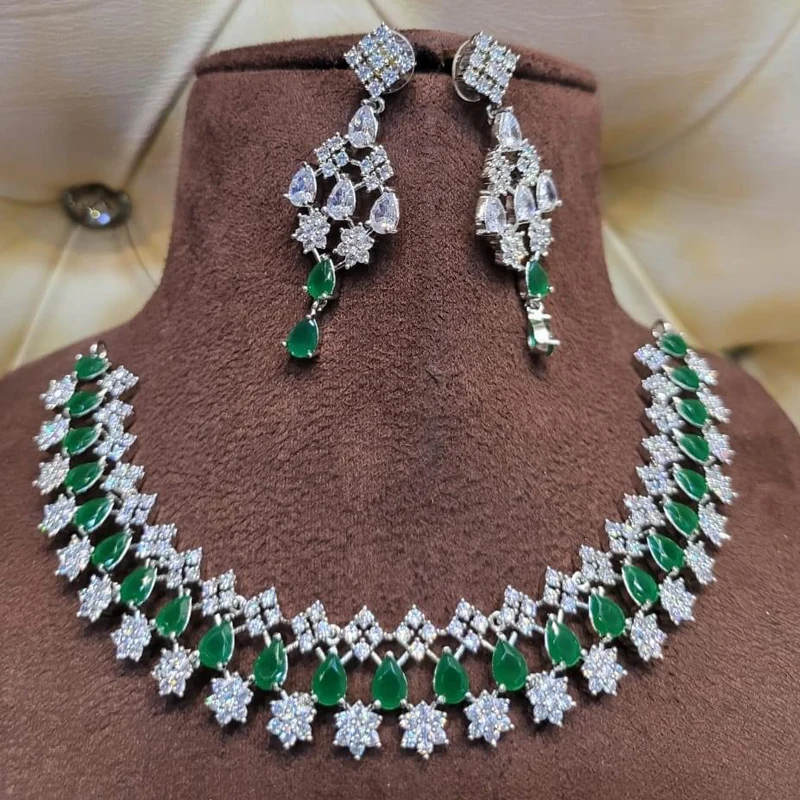 Emmaya Luxury Water Drop Element Green Stone CZ Necklace Earrings Customized Bridal Fine Jewelry Sets For Women Wedding Party