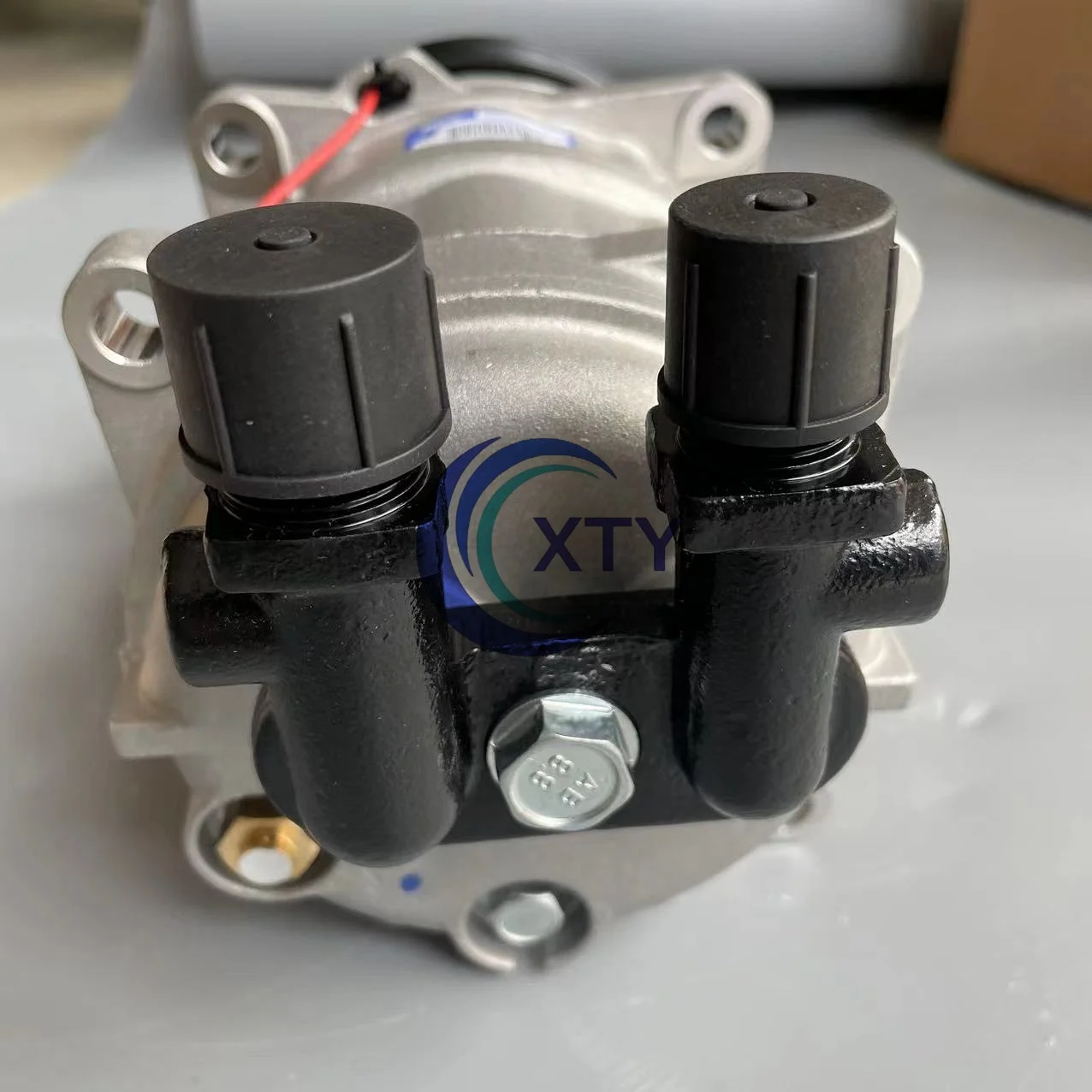 XTY Replacement Parts QP15 8PK 12V 24V QP Series Refrigerated truck Compressor For Carrier transicold  For Thermo King