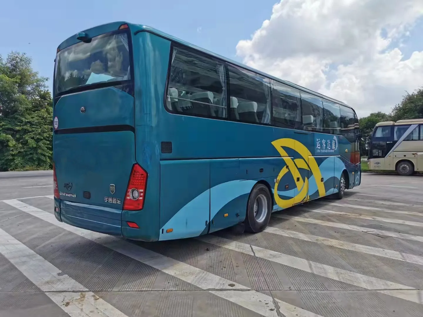 Luxury buses used 60 seats coach bus with good condition