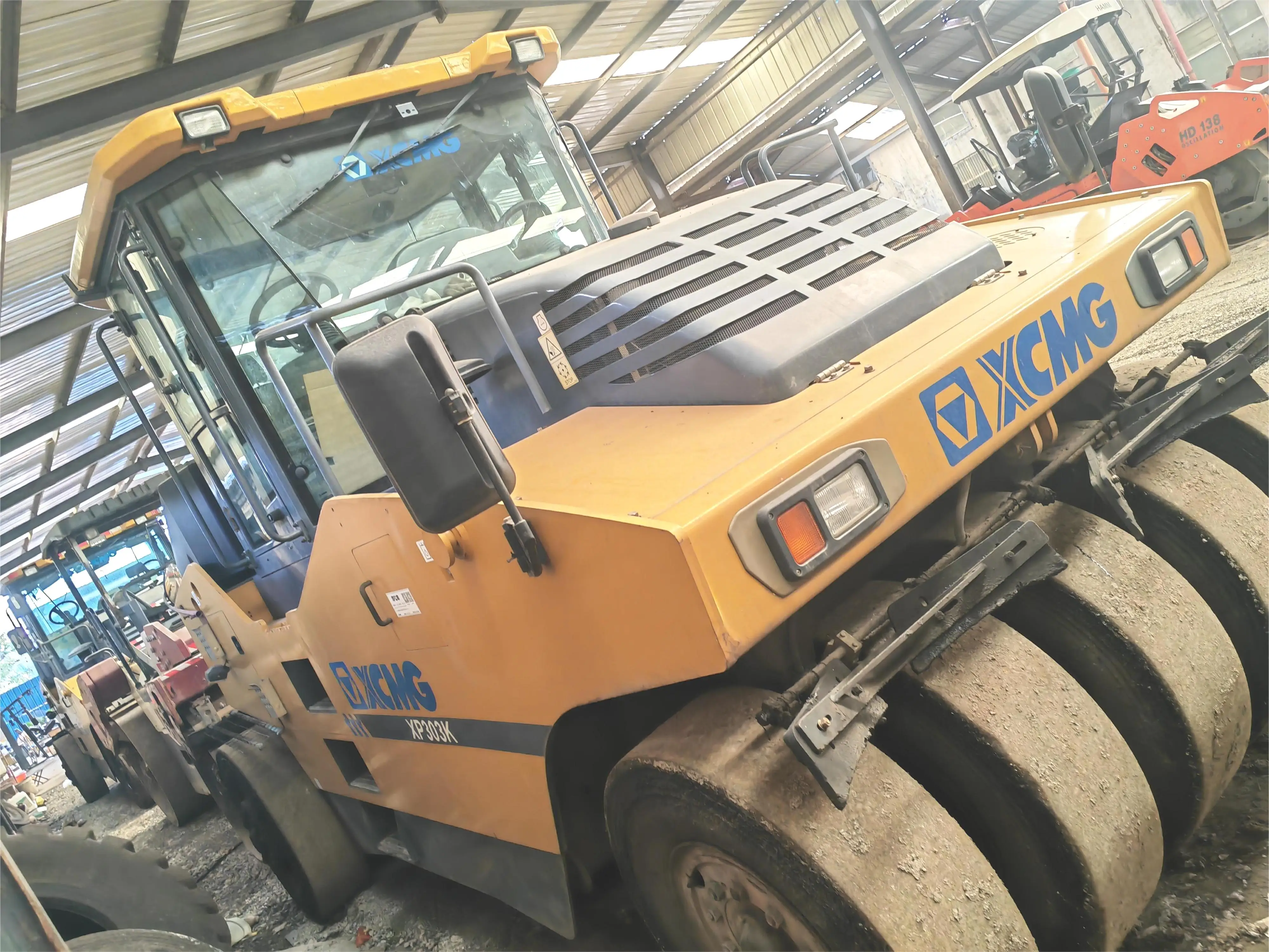 XCMG Official 30tons Used Pneumatic Rubber Tires Vibratory Roller XP303K With Energy-saving Engine