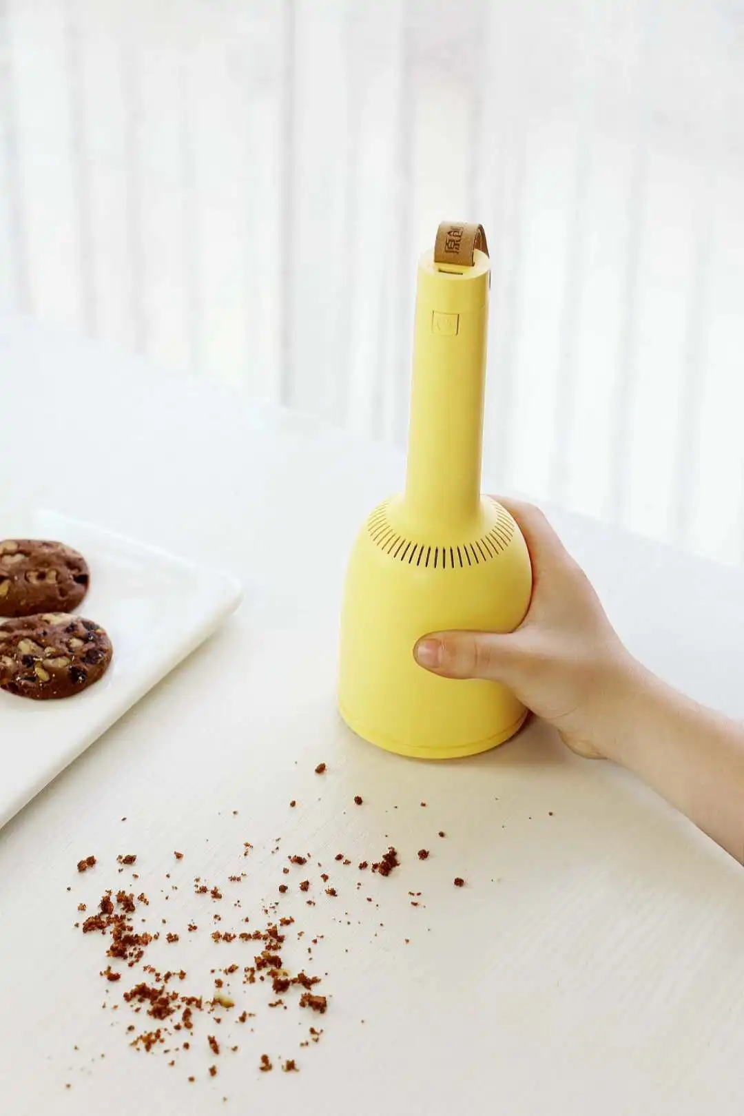 2020 Portable Dust Sweeper Small Office Desktop Clean Machine Table Mini Vacuum Cleaner for Home