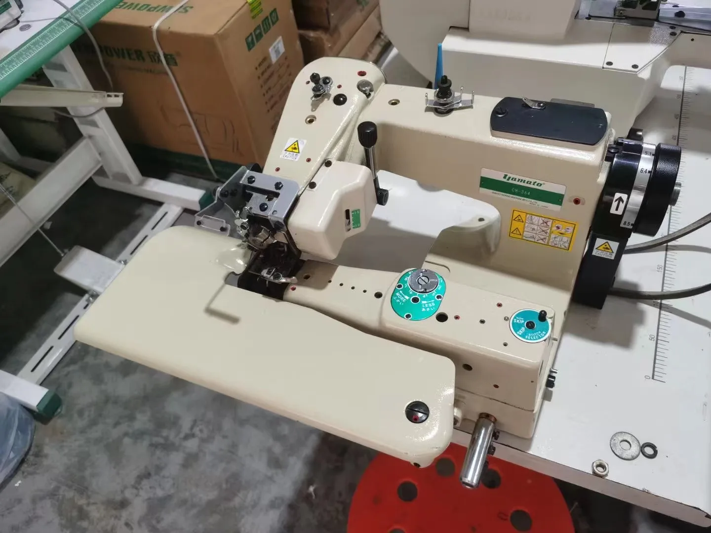 Yamato CM364 Single Needle 1 Thread Chain Stitch Blind Stitch Machine with Differential Feed and Skip Stitch Mechanism