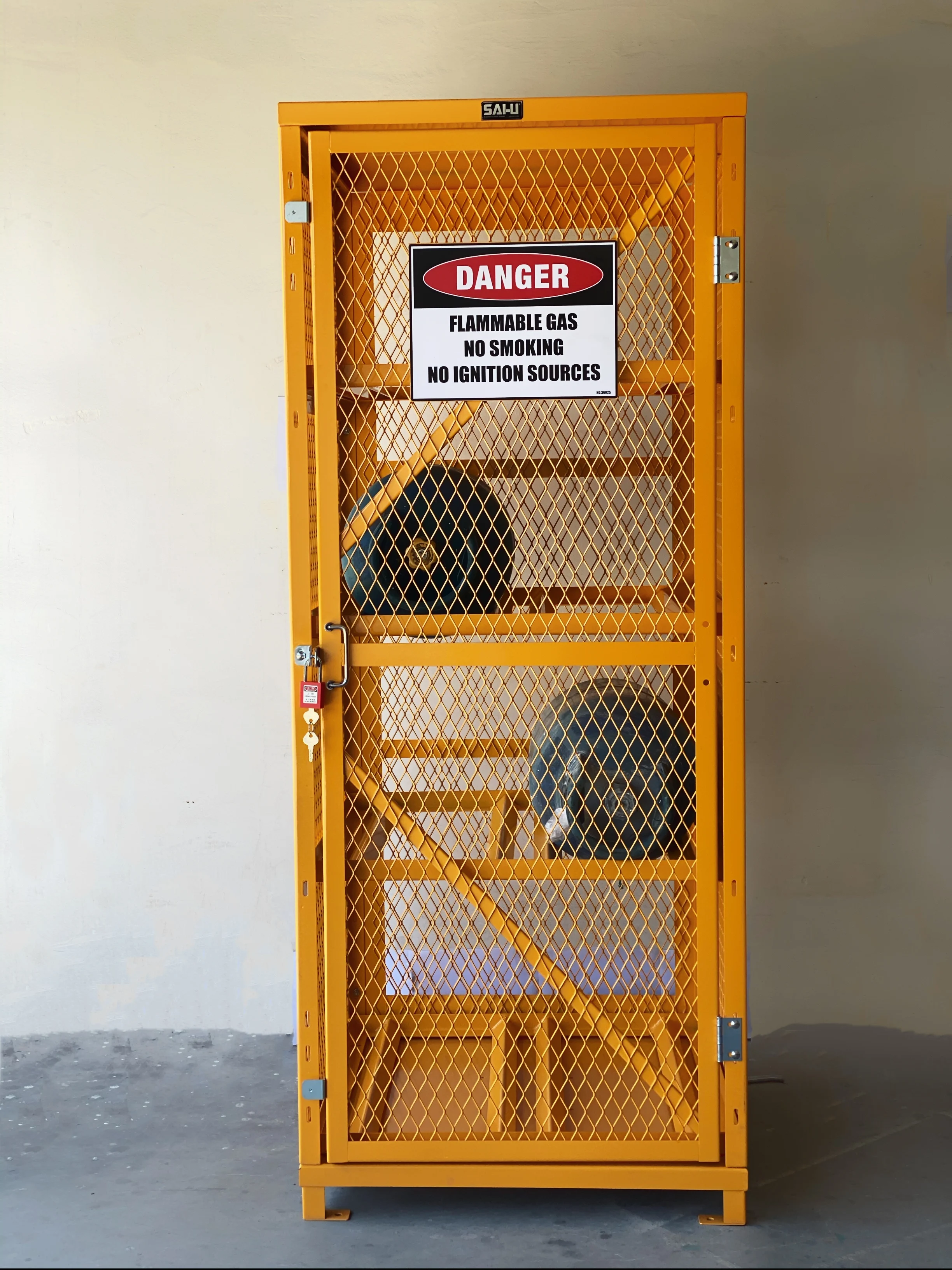 SAI-U Factory provided Mesh gas cylinder cabinet gas bottle storage cage cabinet container with padlock GC2009