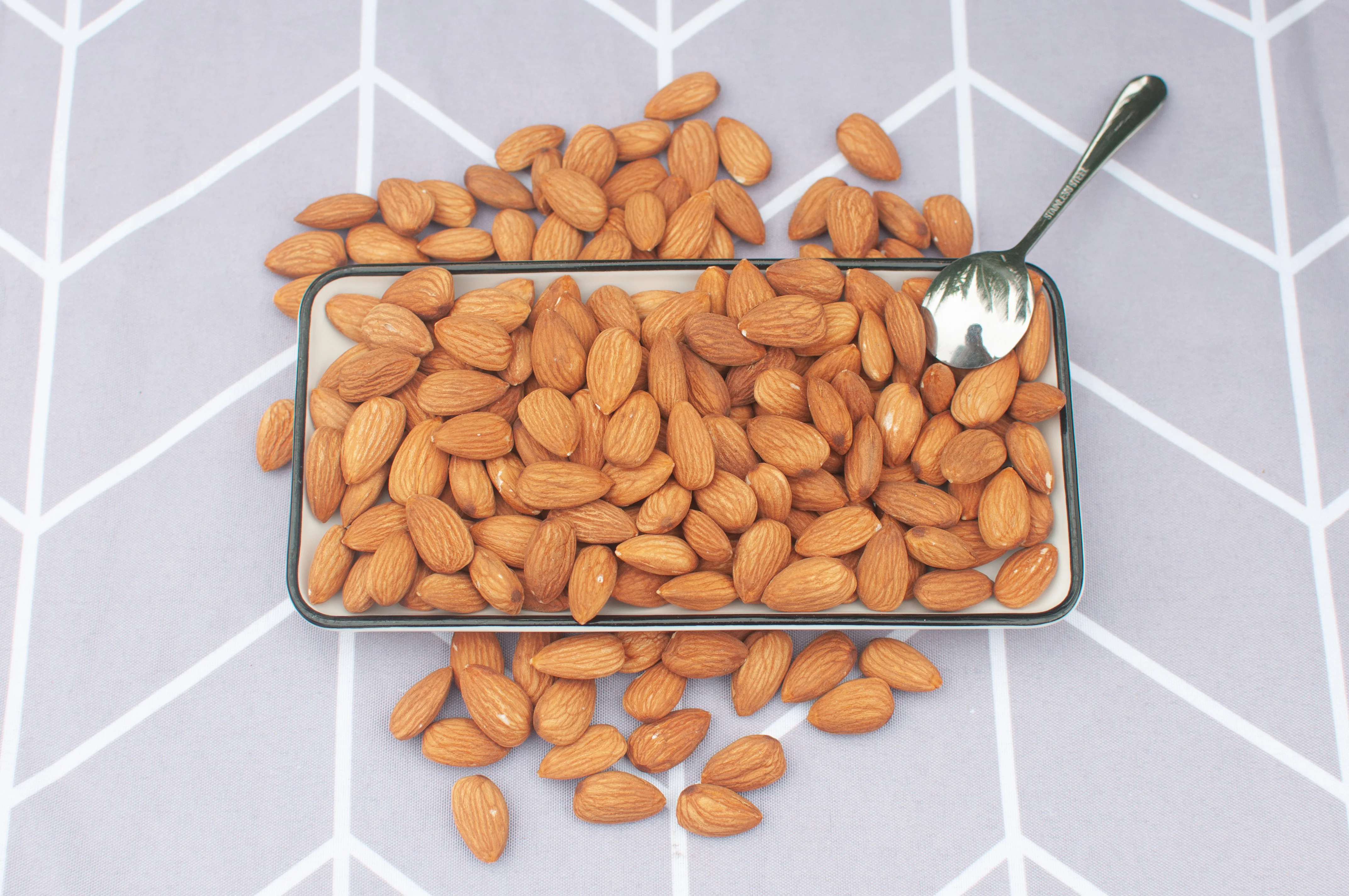 Concise design Roasted salted almonds for sale Natural Colour Cool Storage  almonds Australia
