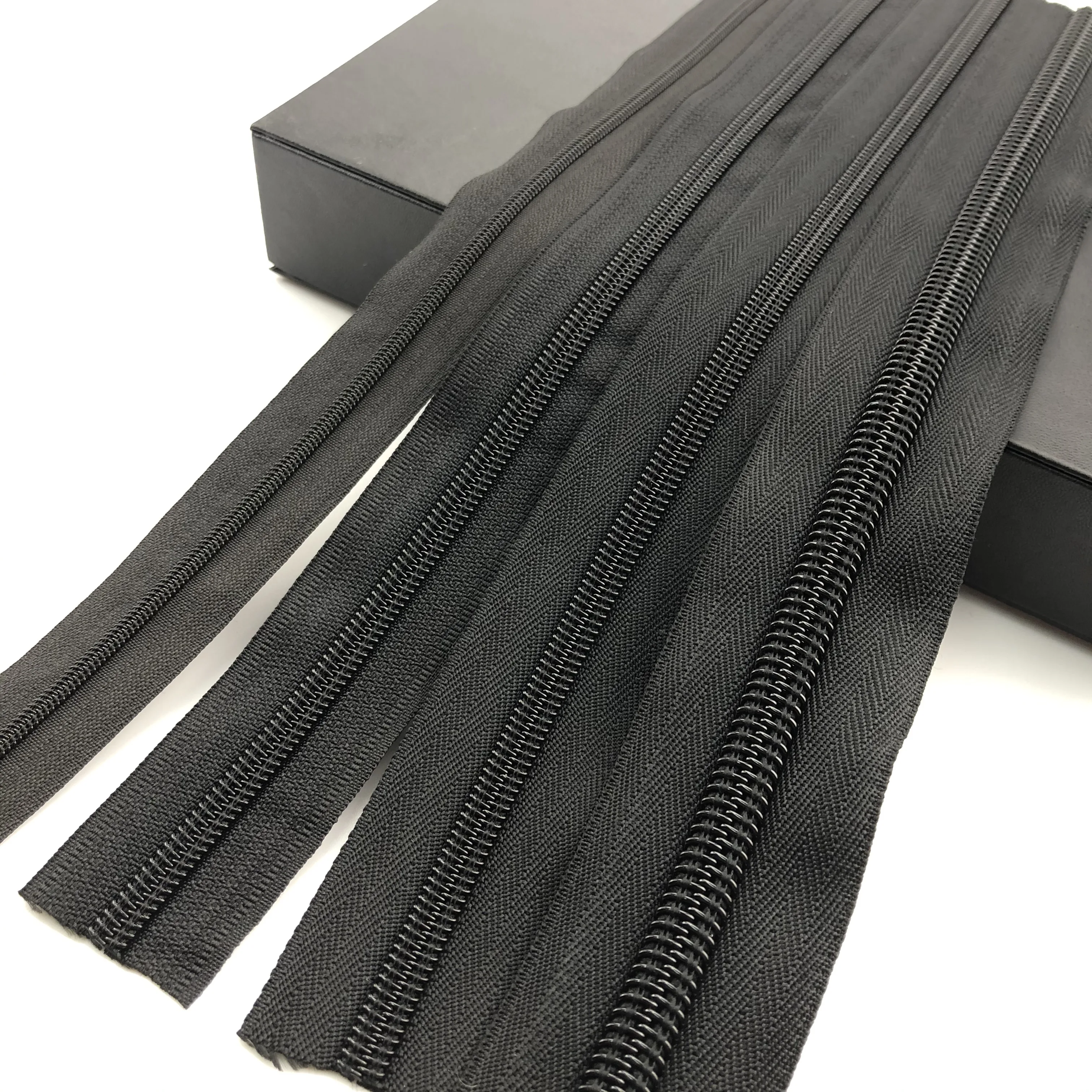 Factory high quality 10# code zipper black nylon long zipper for tent for bags