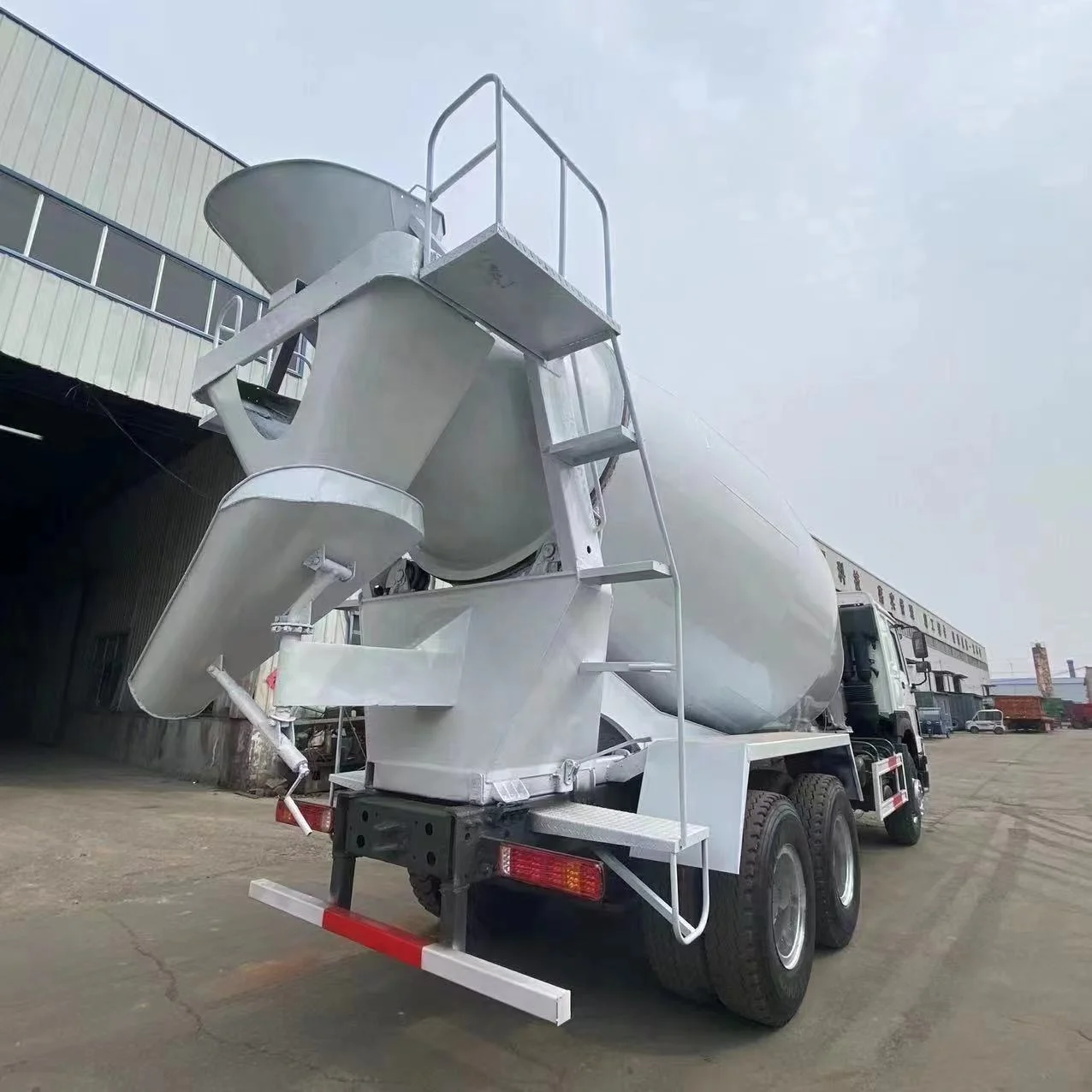 Смеситель для бетономешалки 6x4 10 куб. М 14 16 См шасси Howo насос Zhonglian zoomlion