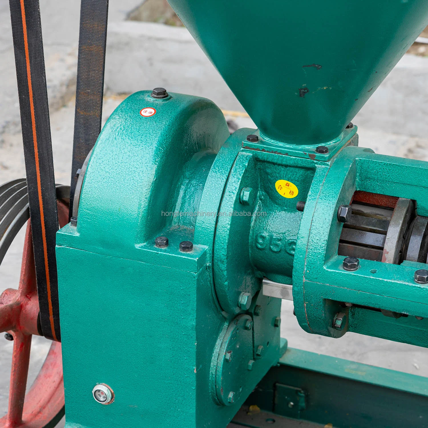 Small Capacity Rapeseed Oil Pressing Industrial Oil Press Machine