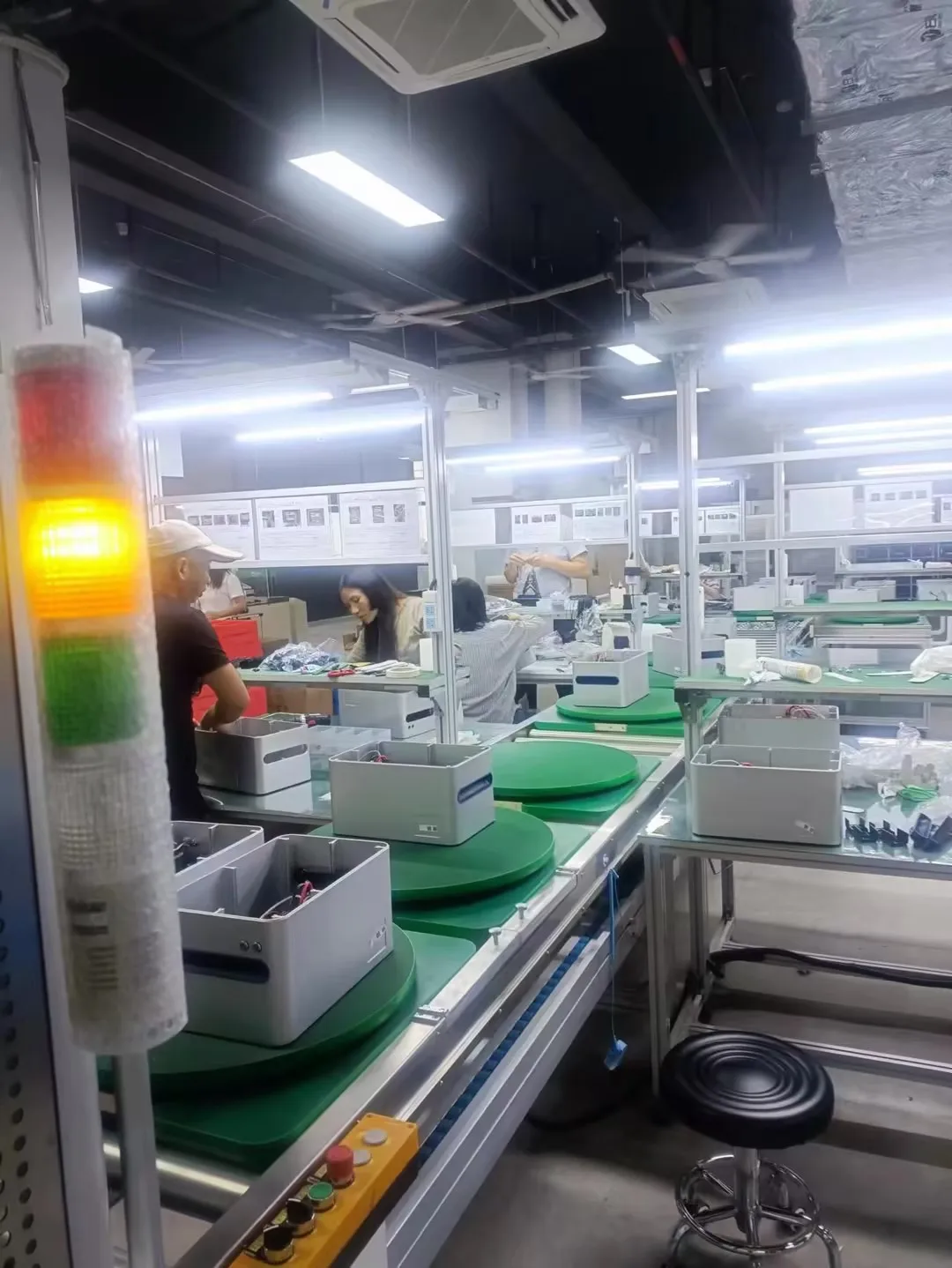 Europe Stock Plug And Play Balcony Power Plant German Balcony Battery for Micro Inverter Solar Systems