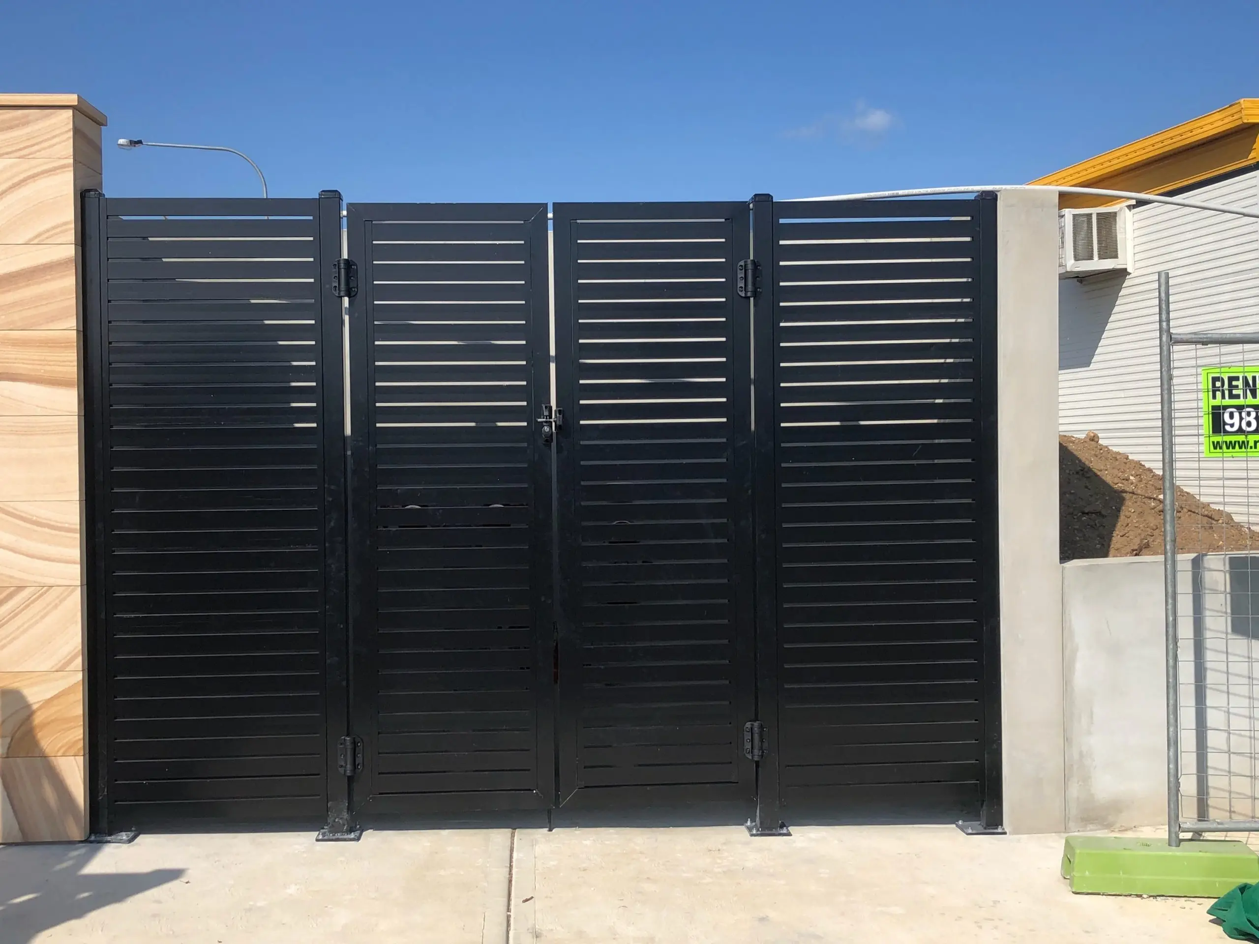 Factory privacy vertical slat fencing panels aluminum slats for fence with good price