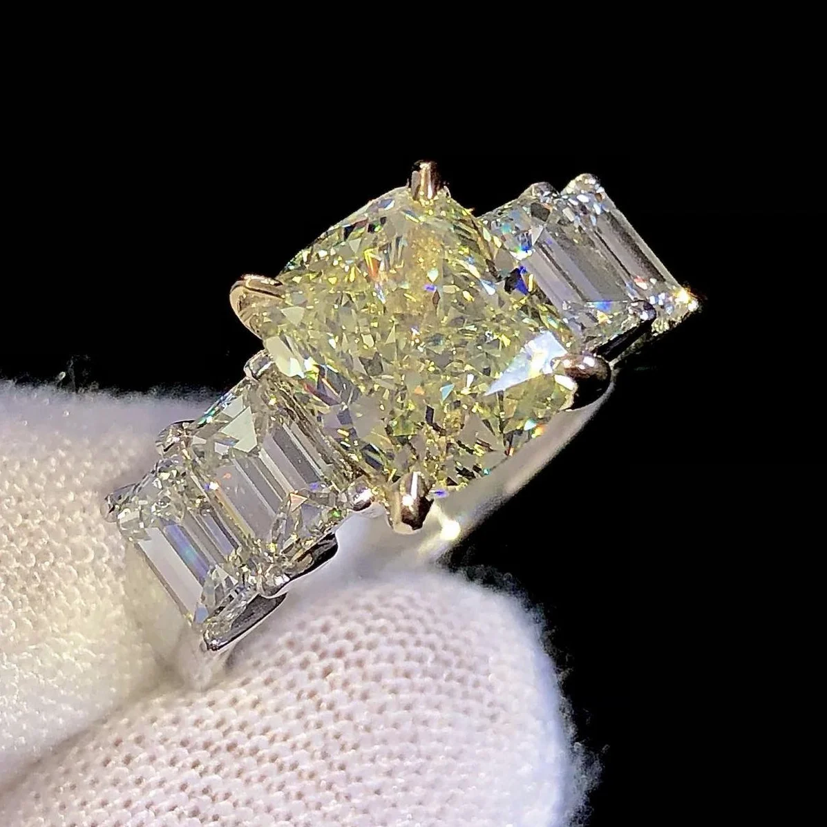 Новая мода белого золота S925 Серебро 10K 14K 18K чистого высокое качество яркий желтый цвет синтетические бриллианты кольца с
