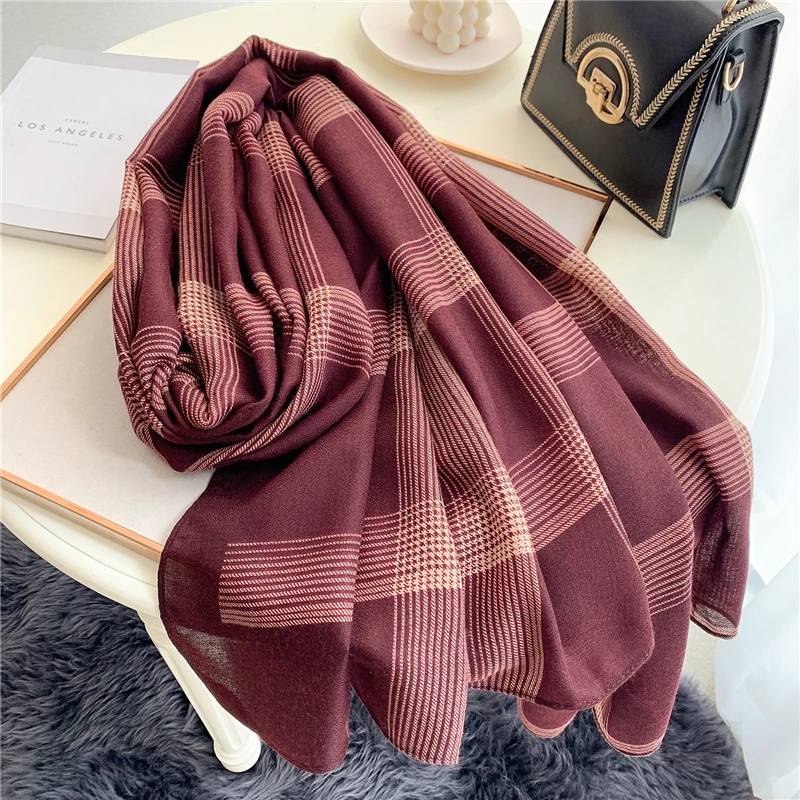 Wholesale High End Luxury Beach Vacation Woman Custom Hijab Shawl Cotton Linen Letter Print Scarf For Women