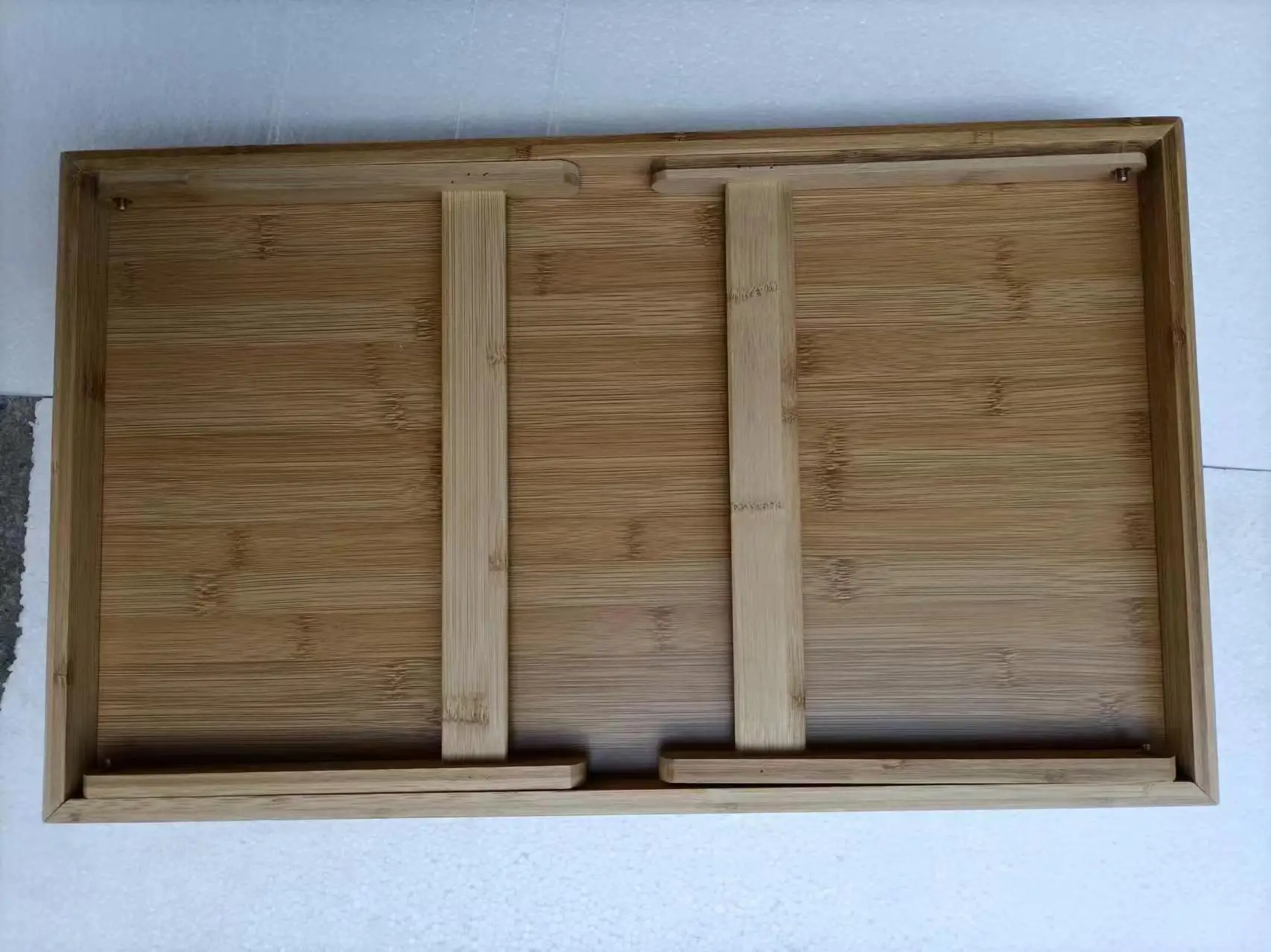 Custom Logo Bamboo Folding Serving Breakfast Food Bed Table Tray Adjustable Height Legs With Phone Holder