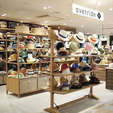 2022 spring and summer ladies baseball cap butterfly rhinestone fashion all-match summer sunshade hat