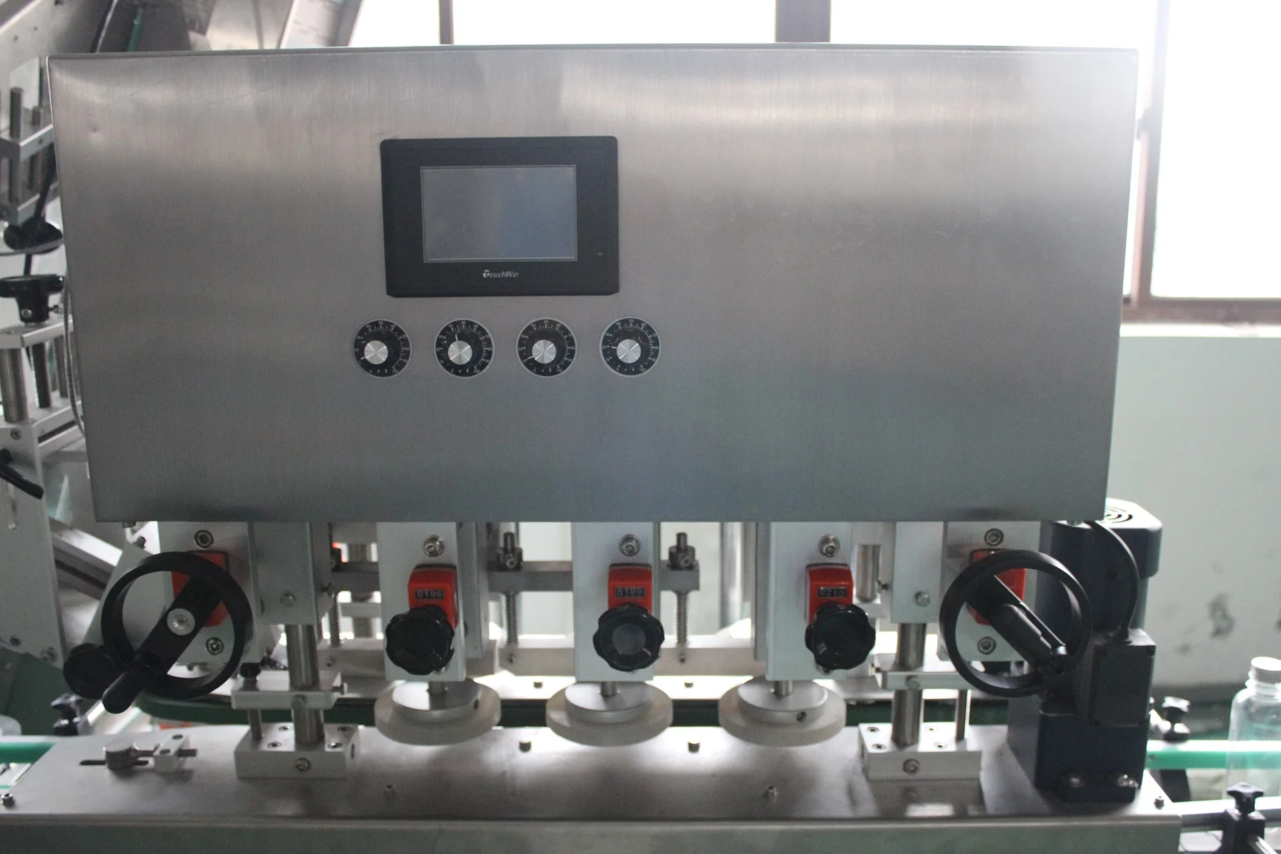 Chinese sold well capper Automatic Trigger Spray Bottles Capping Machine