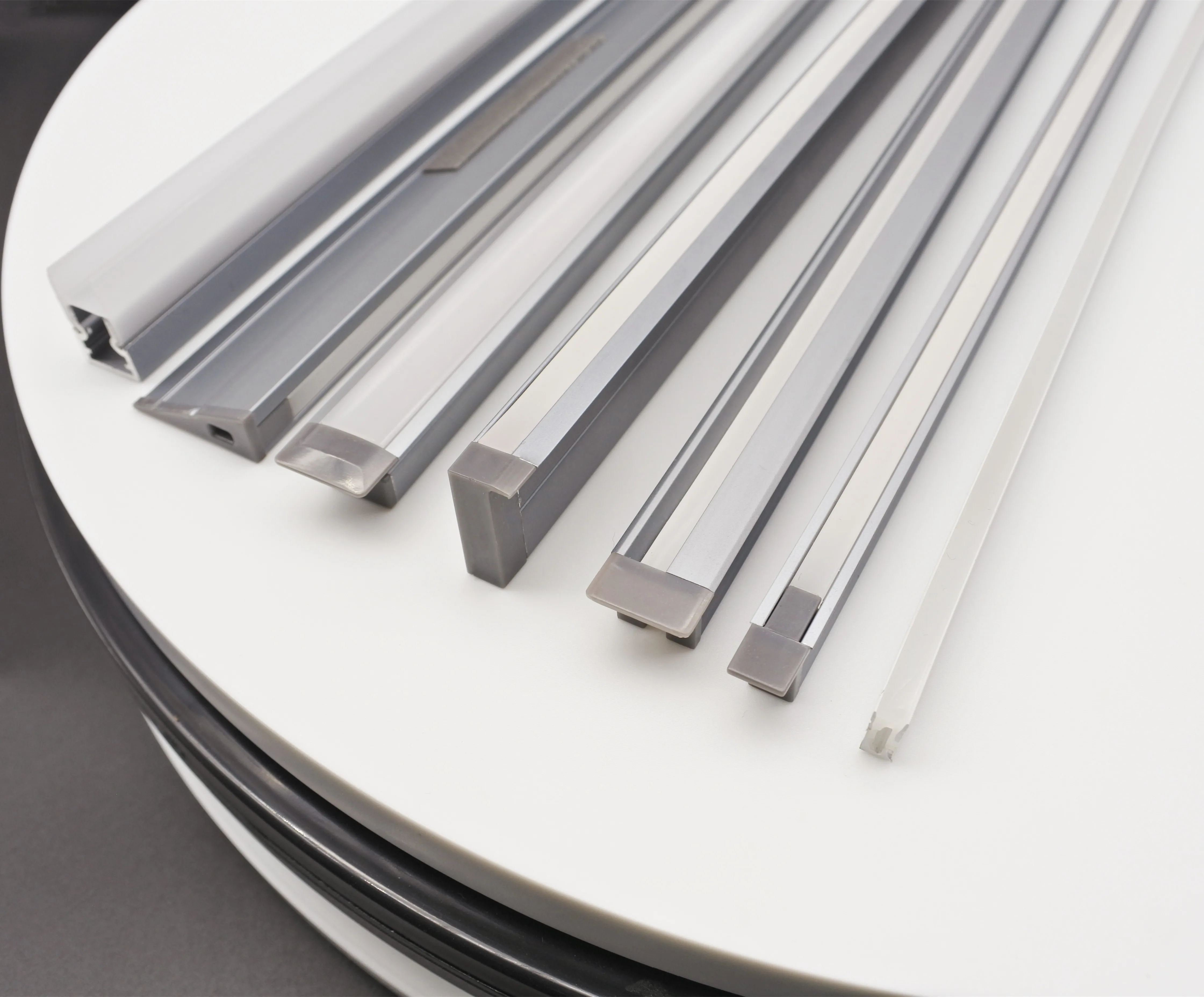 High Quality Alu Extrusion Housing Channel Recessed Surface Corner Mounted Aluminium Profile Led Strip Lights Cabinet Lamp