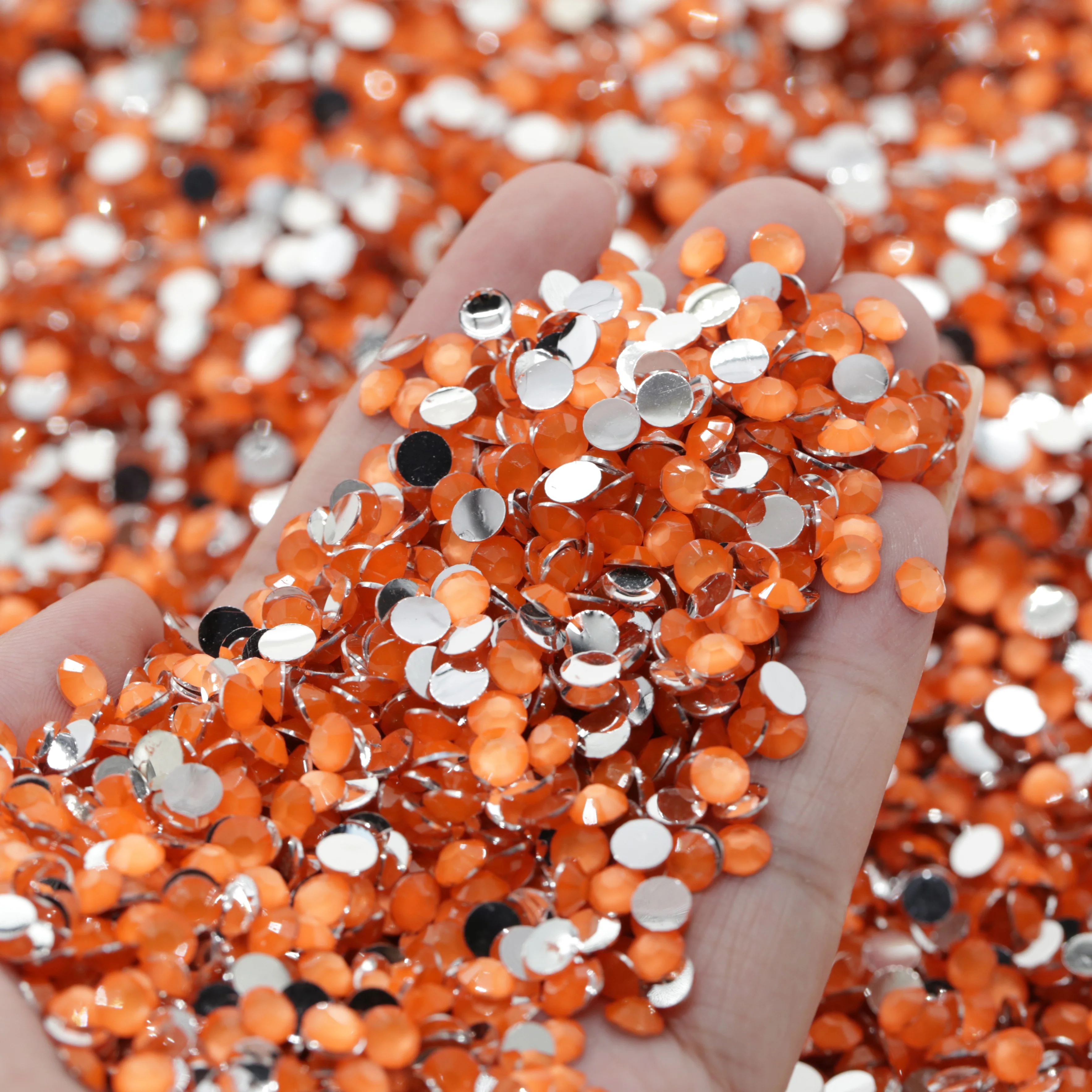 XULIN Glow Under UV 3mm 4mm 5mm Fluorescence Neon Jelly Resin Rhinestone In Bulk Package For Tumbler Decoration