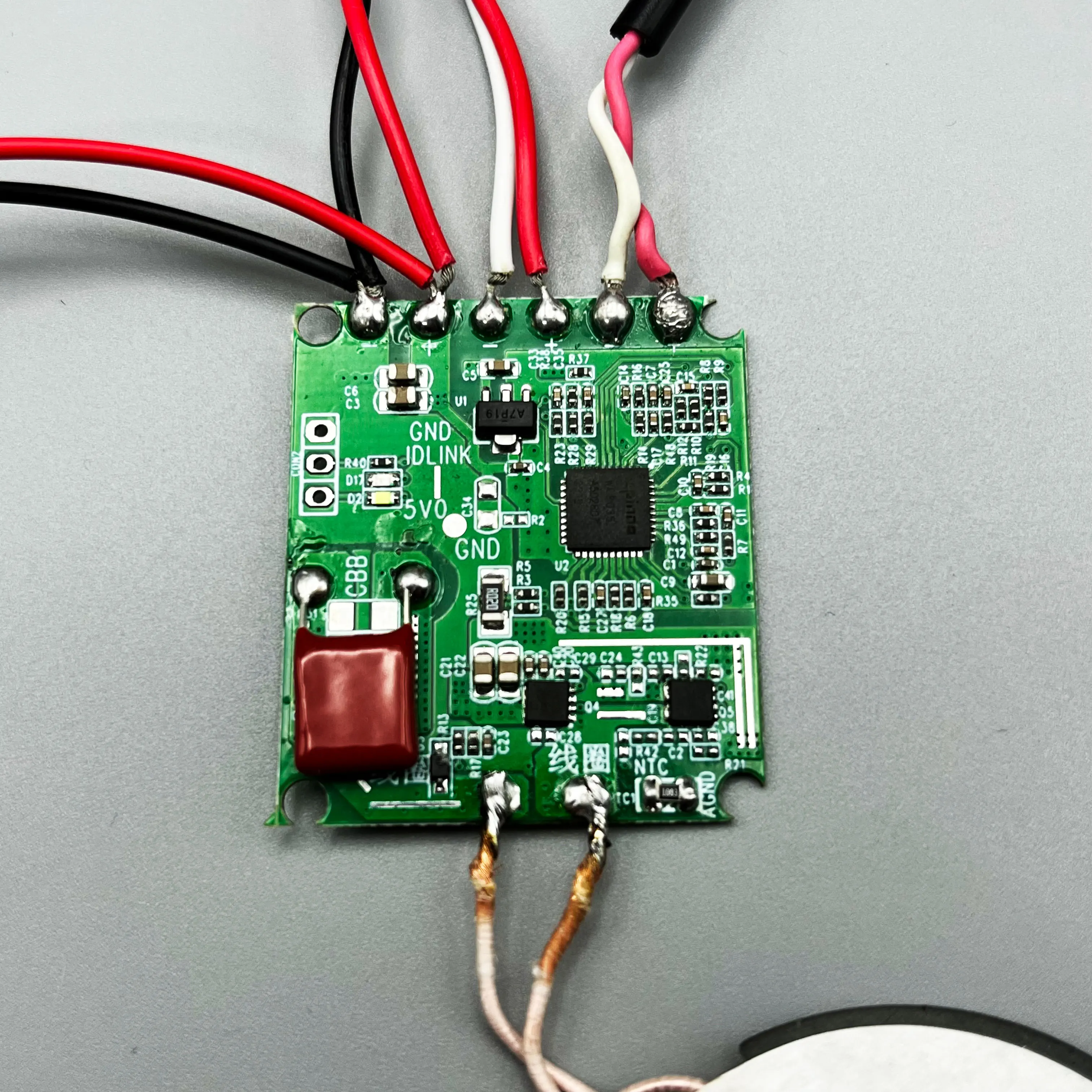 Wireless Bluetooth Device With USB Interface and Dimming Function Light LED Switch For Phone Quickly Charging to Fast Operation