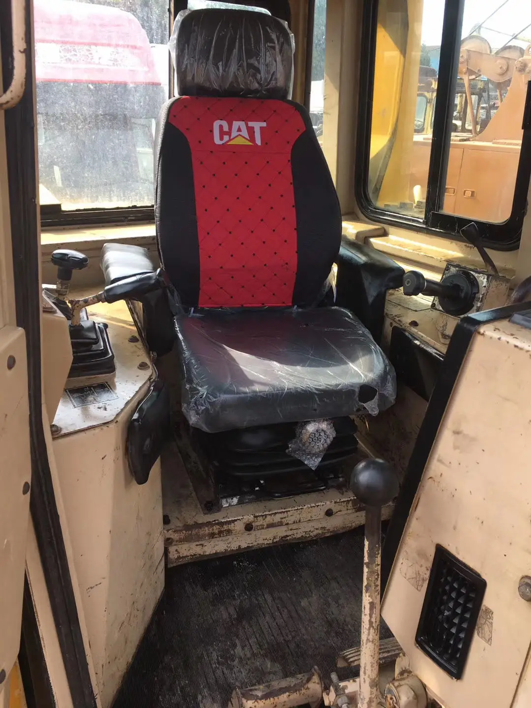 Б/у гусеничный бульдозер CAT D7H D6H D6R D7R D8H D7G D8R D5M komatsuu d85 d275 d375 Сделано в