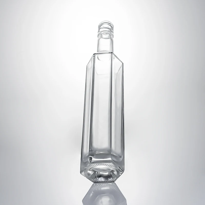 New design Hexagon Glass bottle for Vodka Brandy Empty 500ml 700ml Glass Bottles with lid hexagon shape