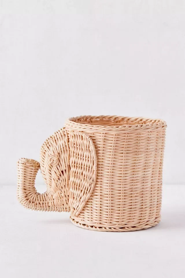 Elegant Design 2022 Creative Wooden Planter Animal Shaped Rattan Flowers Pot Wicker Boho Decorative Plant Pot