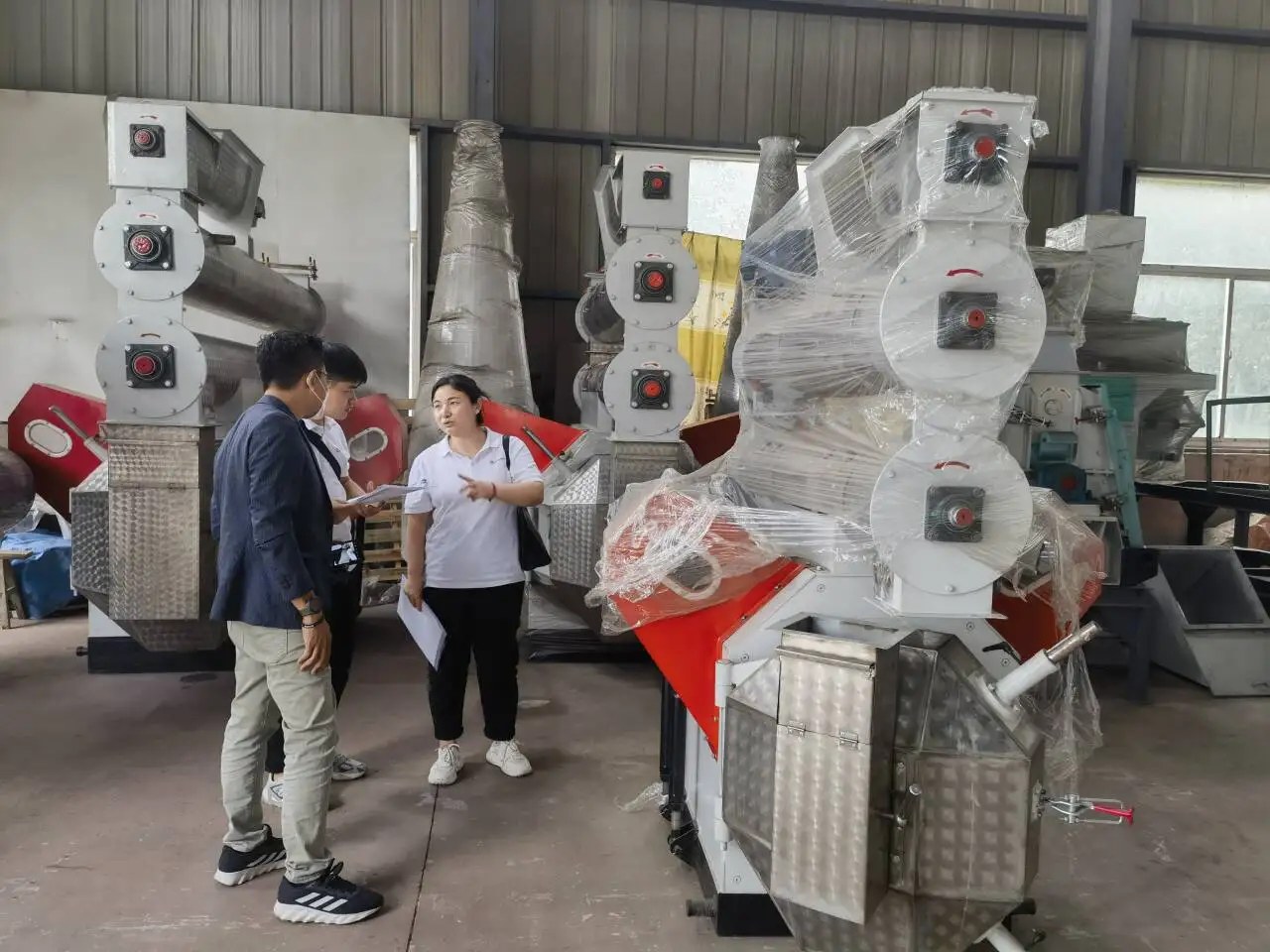Горячая распродажа 2-8 тонн в час автоматическая машина для вырубки корма животных птицы