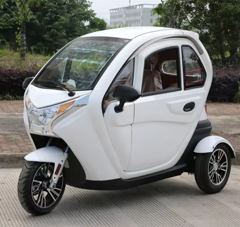 top quality Enclosed 3 Wheel Passenger electric Cabin scooter Electric Tricycle
