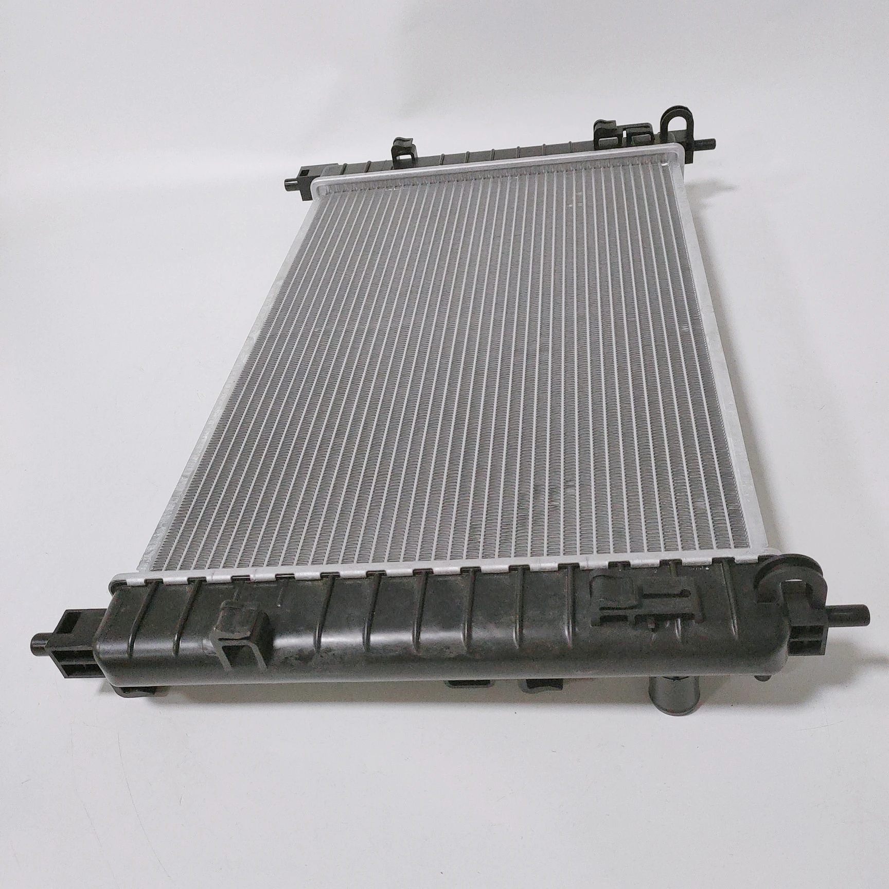 9023975/96548798 Aluminum Plastic Brazed Car Water Tank Engine Radiator Aluminum Radiator For New Sail 1.4T (M/T)
