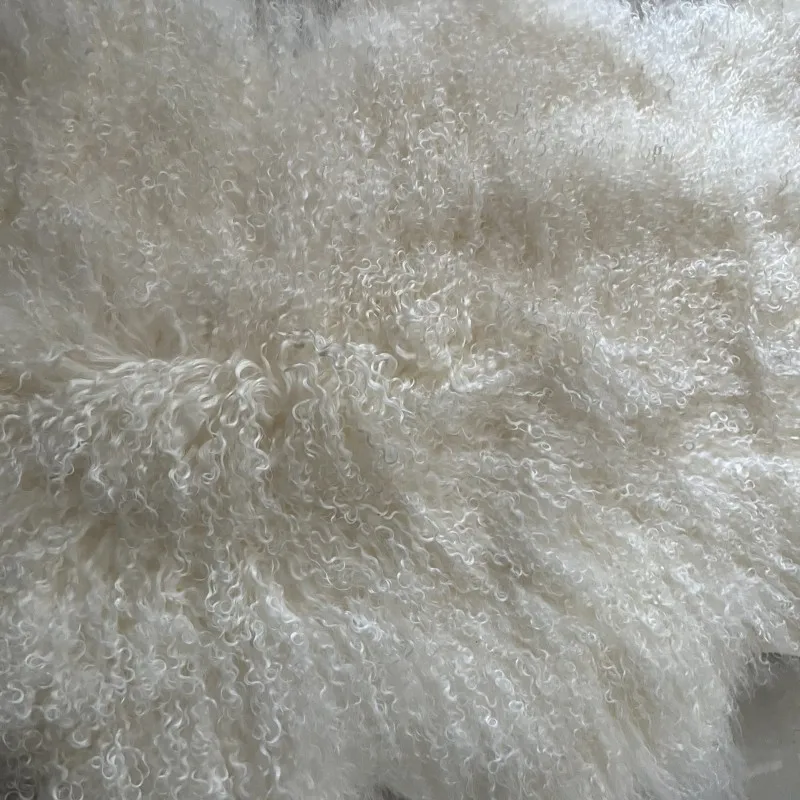 Natural curly wool classic ivory color Mongolian lamb skin rugs best quality real lamb fur Tibetan lamb skin rug for home