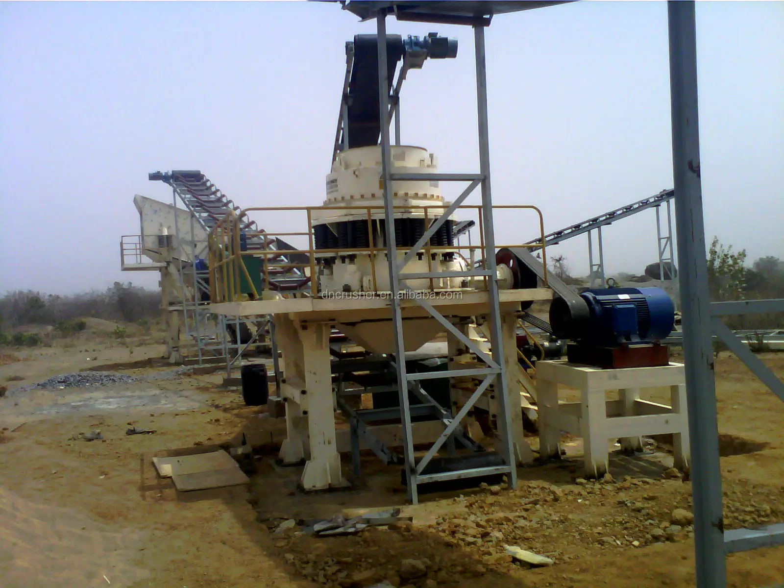 Gold Iron Ore Rock Hard Stone Cone Crusher Machine Price Quarry Site Aggregate Gravel Cone Crusher