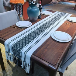 Custom Home Dining Table Decor Macrame Tassels Crochet Knitted Linen Cotton Table Runner And Placemat Set
