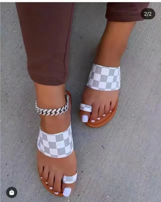 BOBOYU 2022 модные сандалии на плоской подошве женские повседневные клетчатые кожаные шлепанцы Тапочки дизайнерская обувь женская