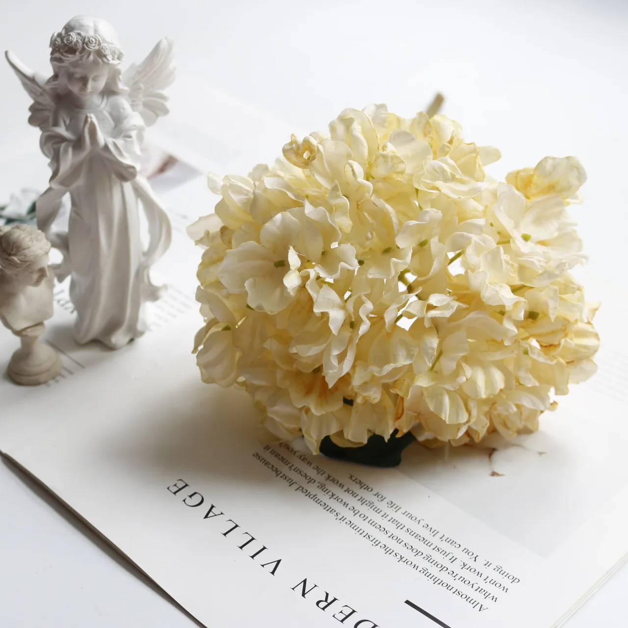 High-end focal edge retro hydrangea simulation flower oil painting color coral hydrangea home wedding decoration