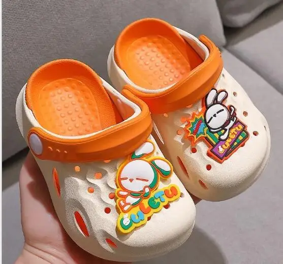 Factory Price Cute EVA clogs kids casual garden shoes non-slip Thick bottom beach sandals for boys girls