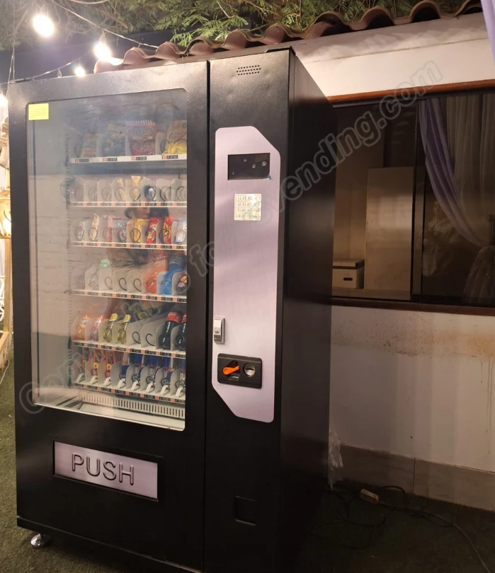 Good Seller Snack and Drink Cold Water Coollibg System  Lcd Vending Machine with Big Capacity for Beverage Snacks