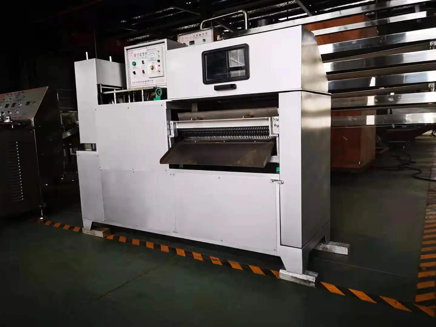 FLD-380/480/680 rolling cutting forming machine for hard sweet candy making production line match with pillow packing machine