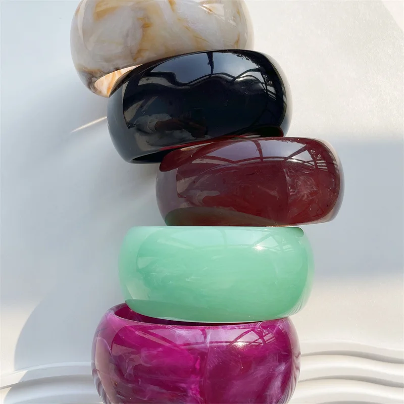 Женские браслеты из акриловой смолы