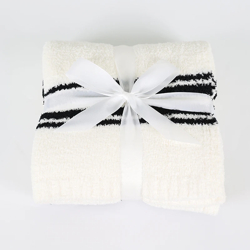 Hot Selling In Super Market Microfiber 100% Polyester  Blanket Fabric Super Soft Plush Custom Throw Blanket