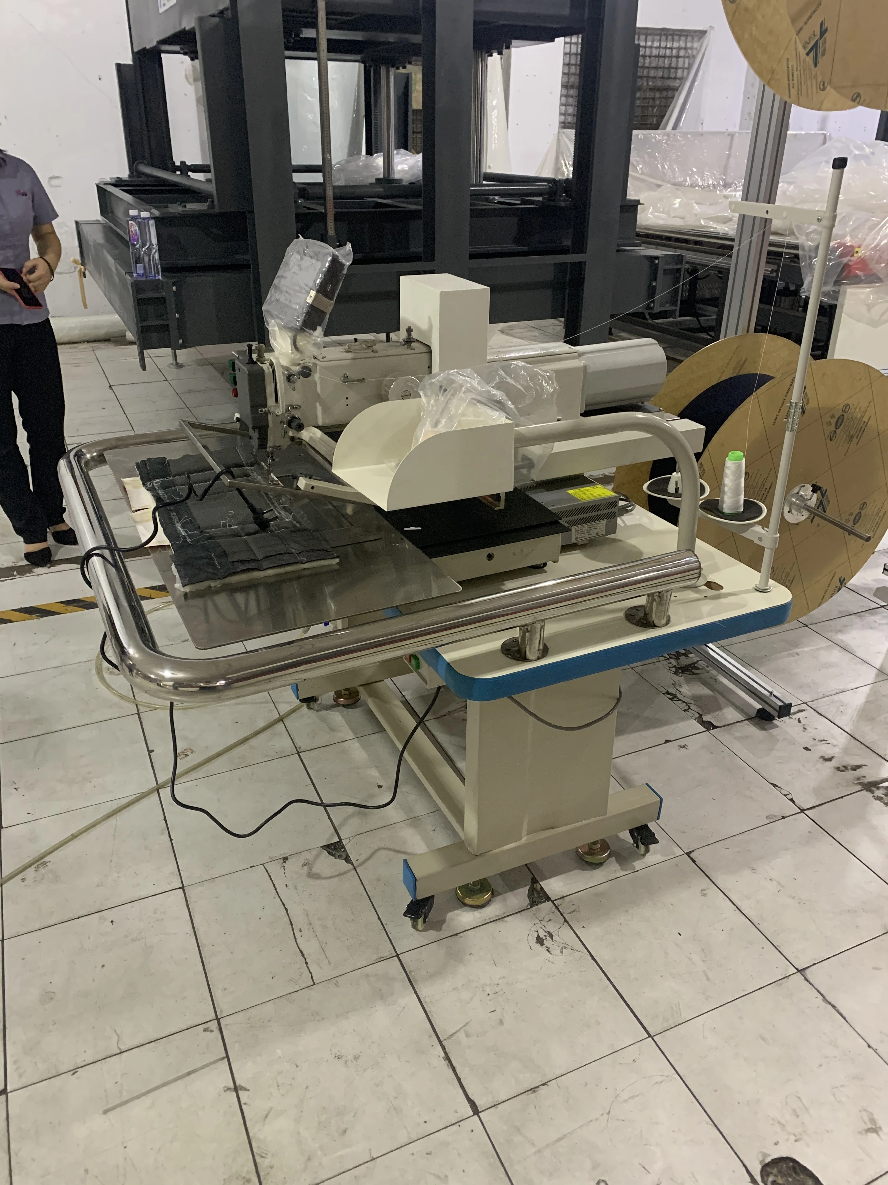AUTOMATIC LABEL SEWING MACHINE