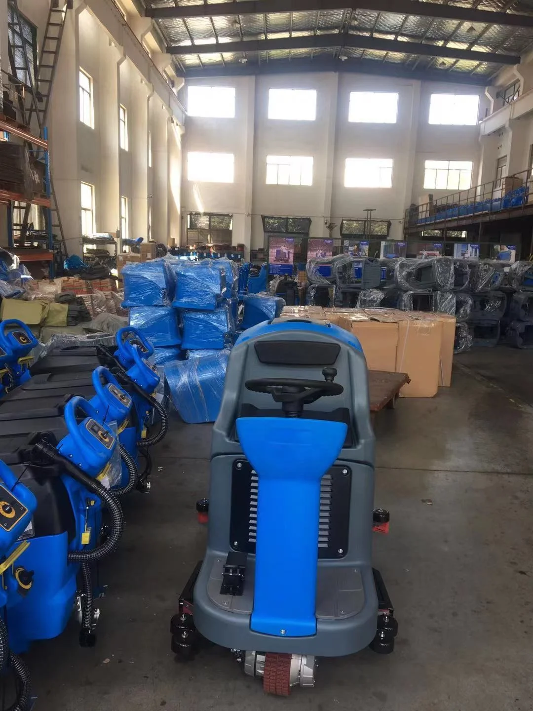 Electric Ride on Wet Scrubber Floor Sweeping and Washing Vacuum Cleaner factory cleaning machine