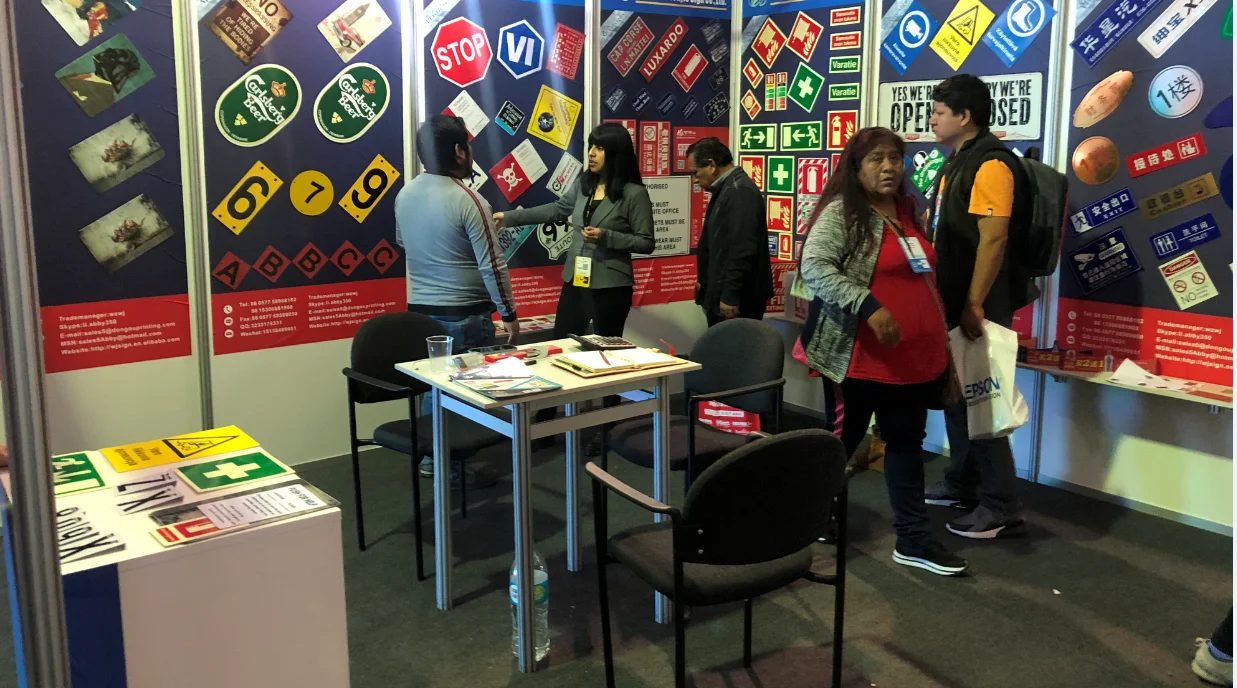 Factory Price Professional Aluminium Gold Foil Custom Logo Red Wine Label Printing