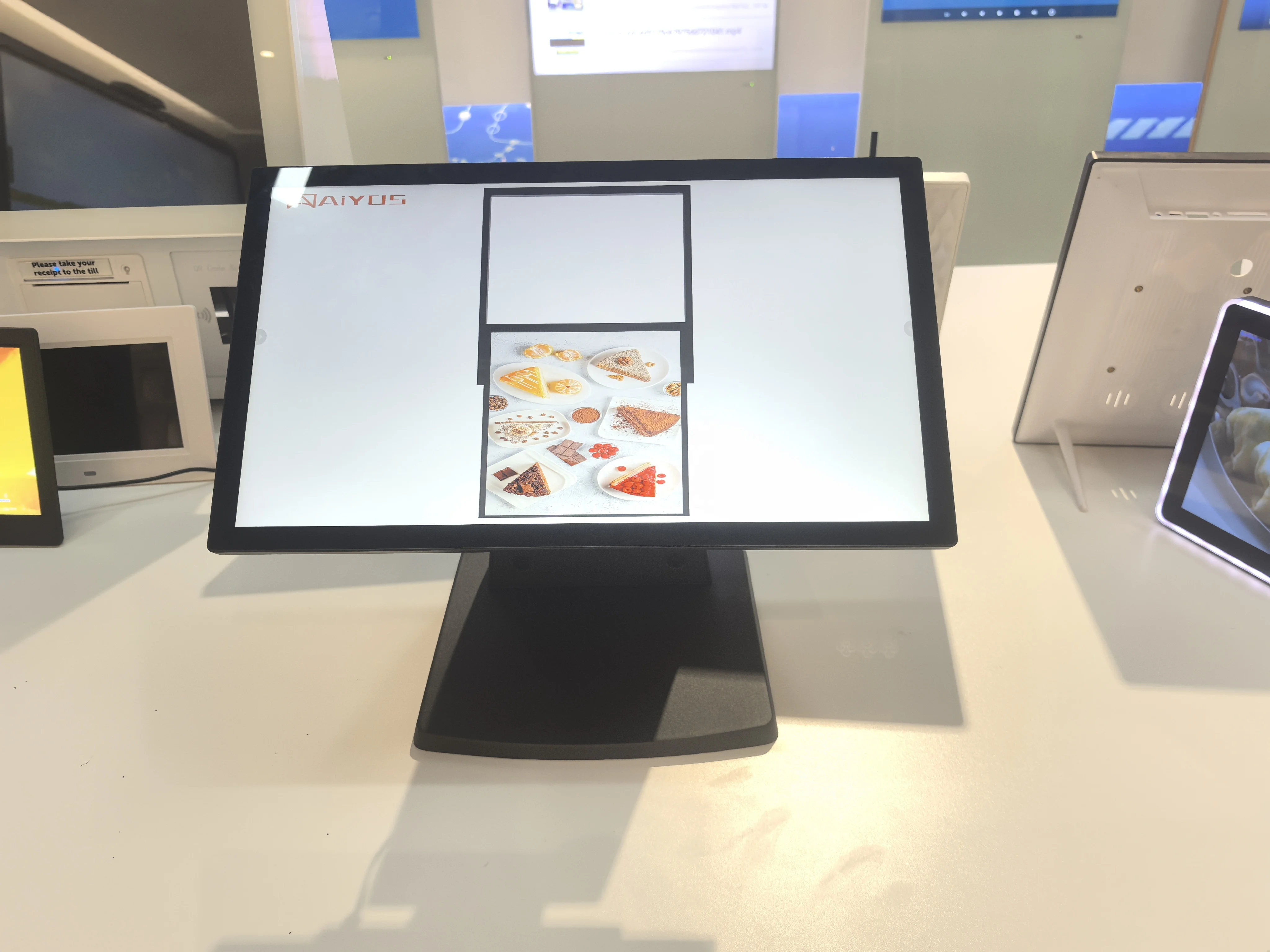 Aiyos 15.6 inches All in One Table Desktop Small Size LCD Screen Digital Signage and Displays