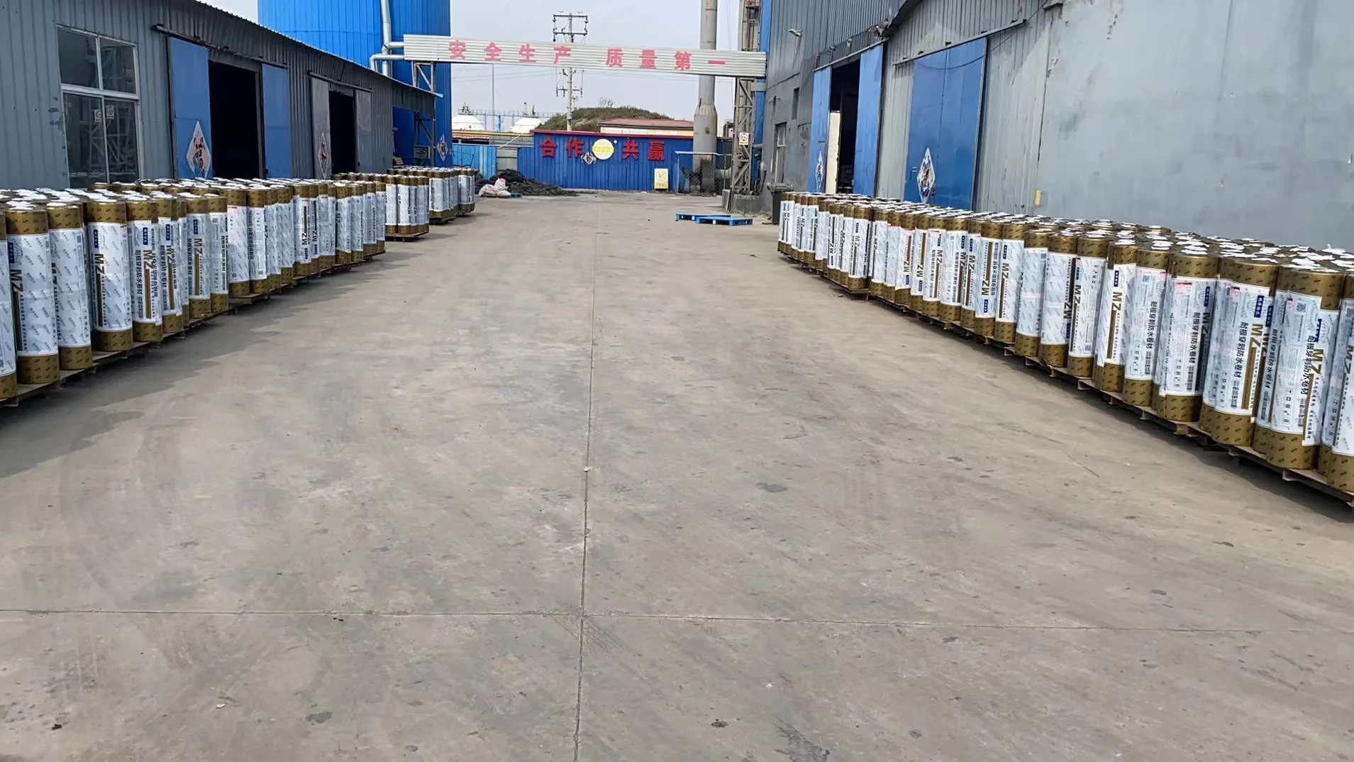 Factory Supply 3mm 4mm SBS Sheet Anti-Root Puncture Resistance Bituminous Asphalt Waterproofing Roofing Roll Waterproof Membrane