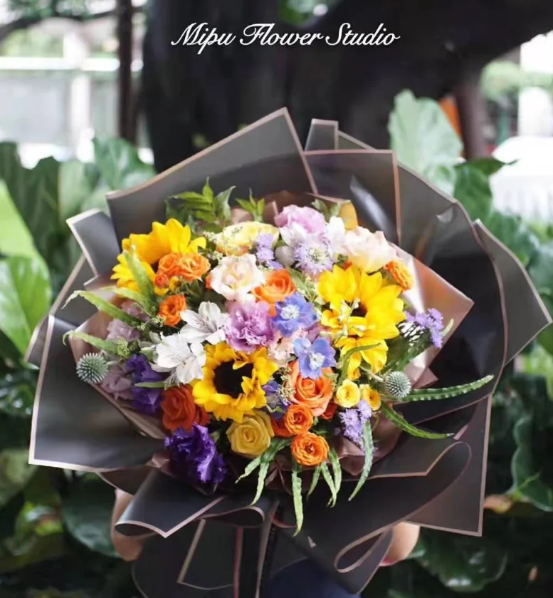 Wholesale Golden Edge Plastic Paper Flower Wrapping Paper Waterproof Pack 20 Sheets Per Bag Flower Wrapping Paper