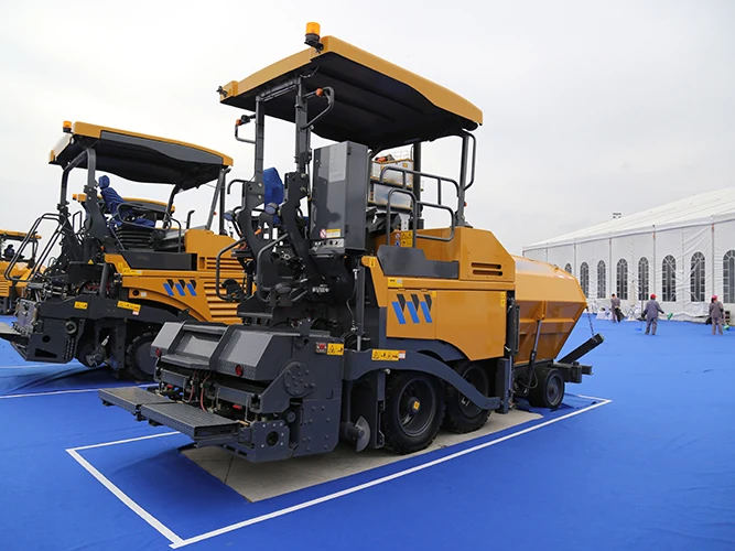 ORIEMAC Road Construction Machinery 4M Asphalt Paver RP403 RP405 Pavers Outdoor